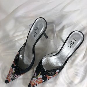 BCBG Paris flowered mules pointed toe   8.5